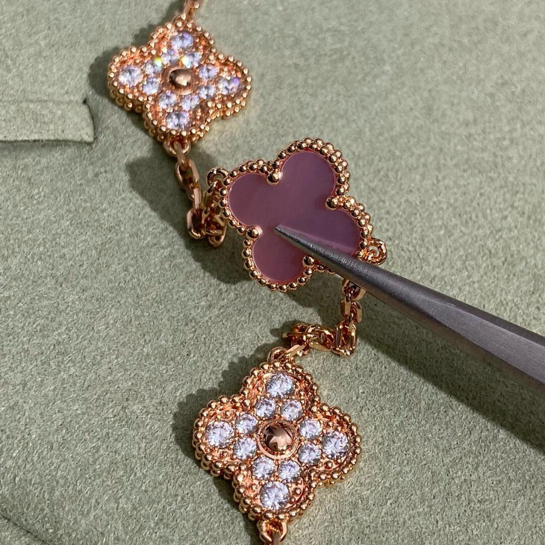 [Elara jewelsry ]CLOVER 10 MOTIFS DIAMOND PINK MOP NECKLACE