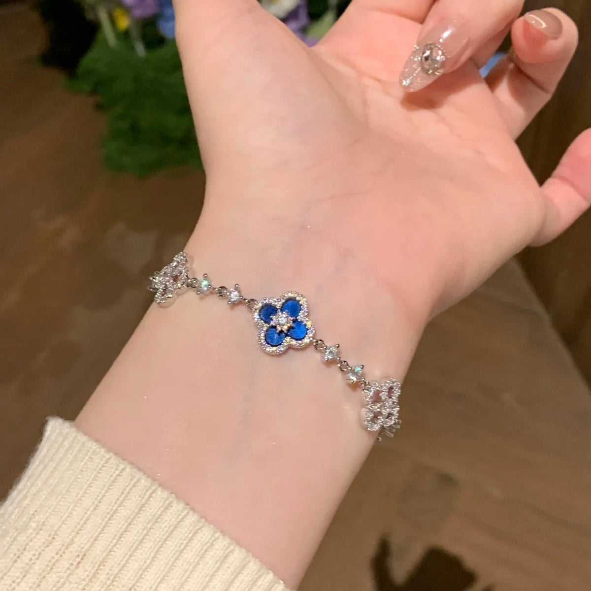 [Elara jewelsry ]CLOVER 5 MOTIF PINK BLUE RED WHITE BRACELET