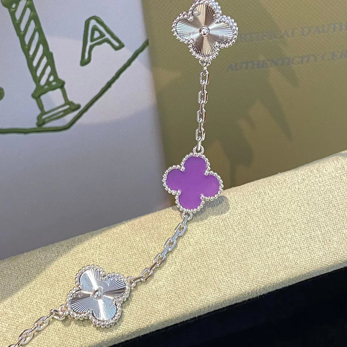 [Elara jewelsry ] CLOVER 5 MOTIF VIOLET BRACELET COLLECTION