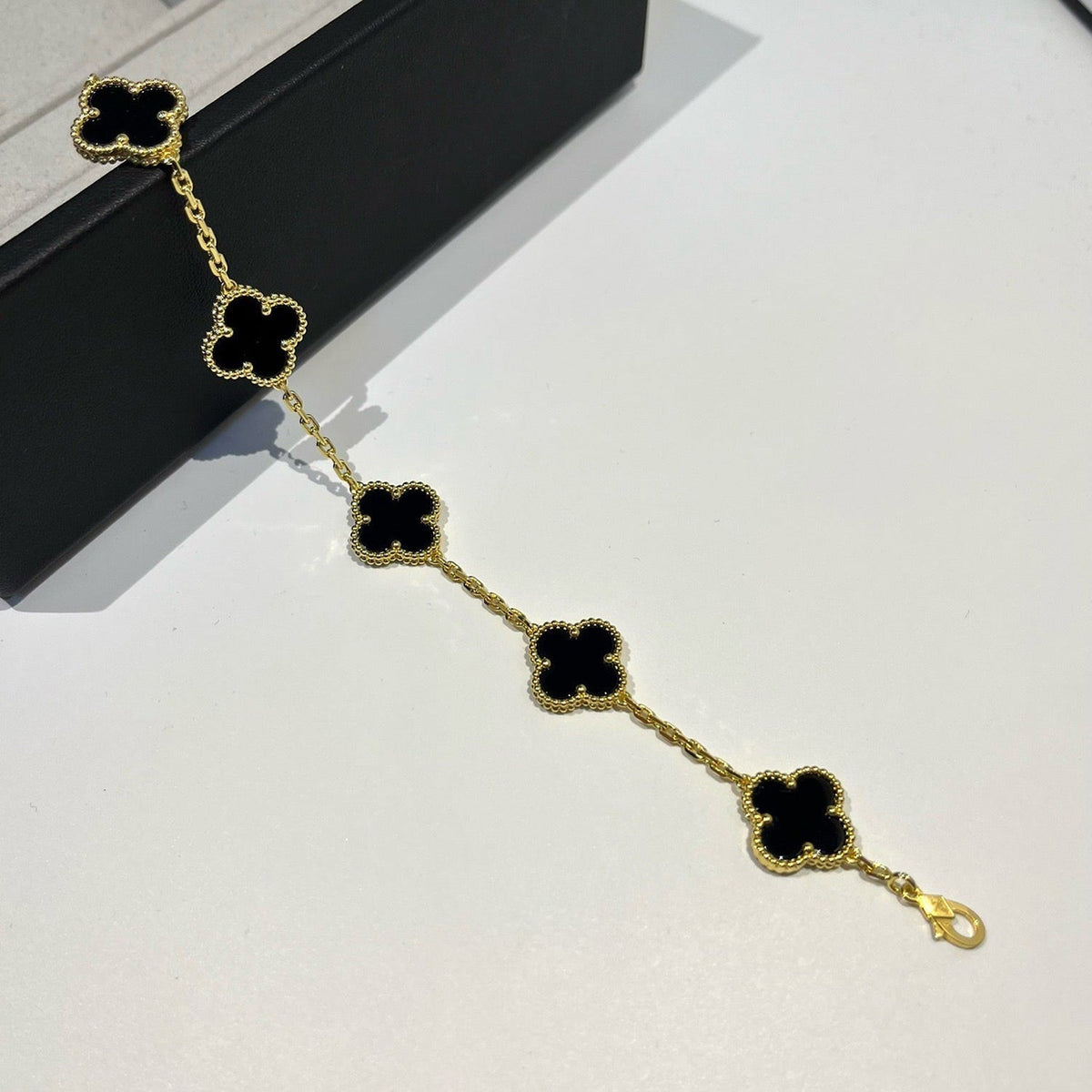 [Elara jewelsry ] CLOVER 5 MOTIF ONYXS BRACELET COLLECTION