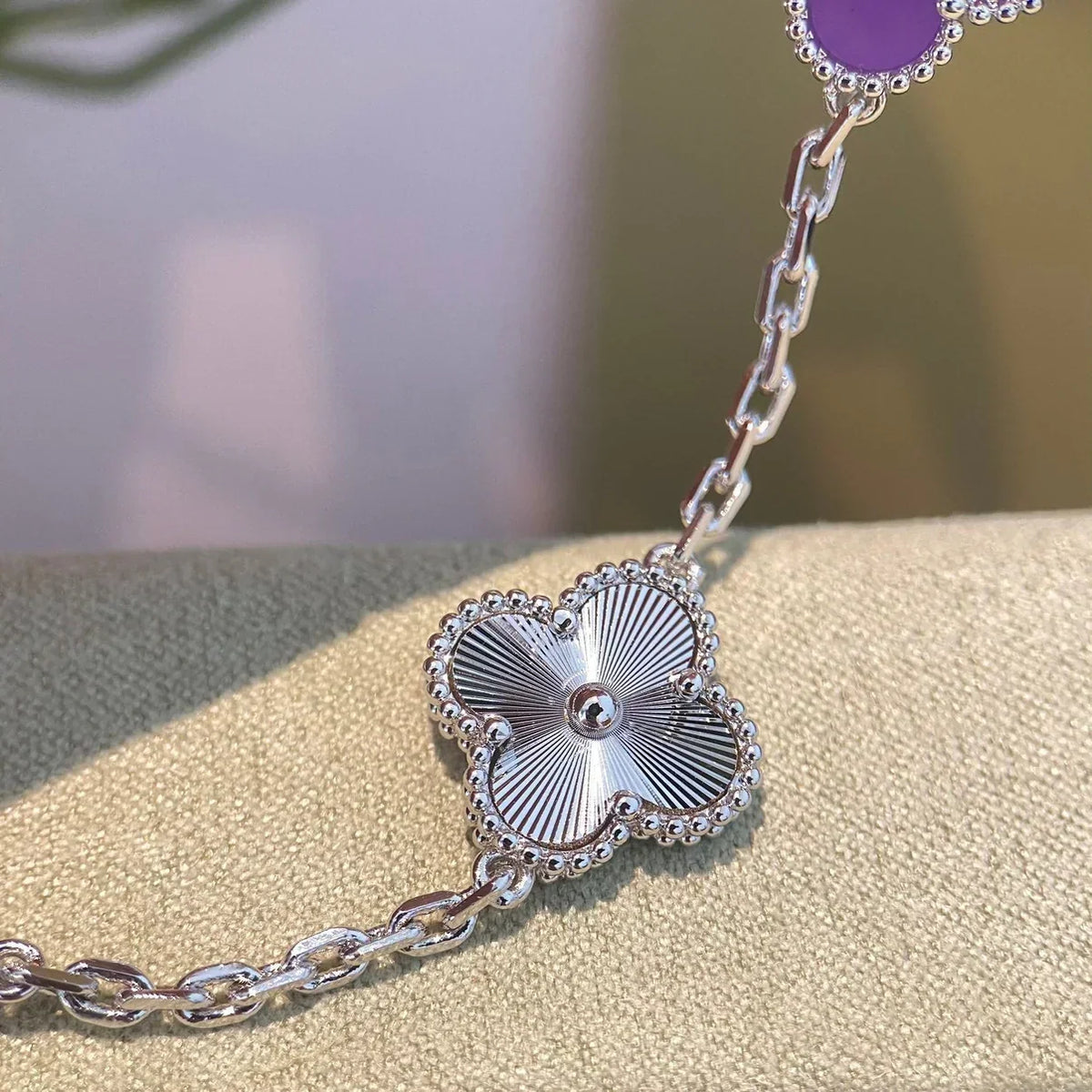[Elara jewelsry ] CLOVER 5 MOTIF VIOLET BRACELET COLLECTION