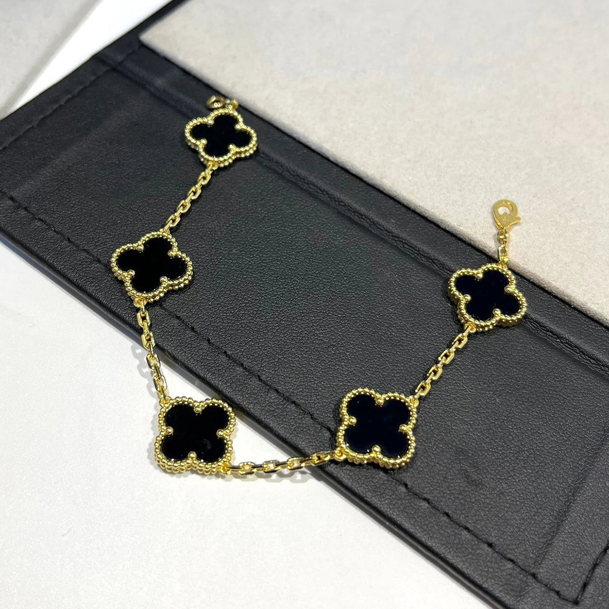 [Elara jewelsry ] CLOVER 5 MOTIF ONYXS BRACELET COLLECTION