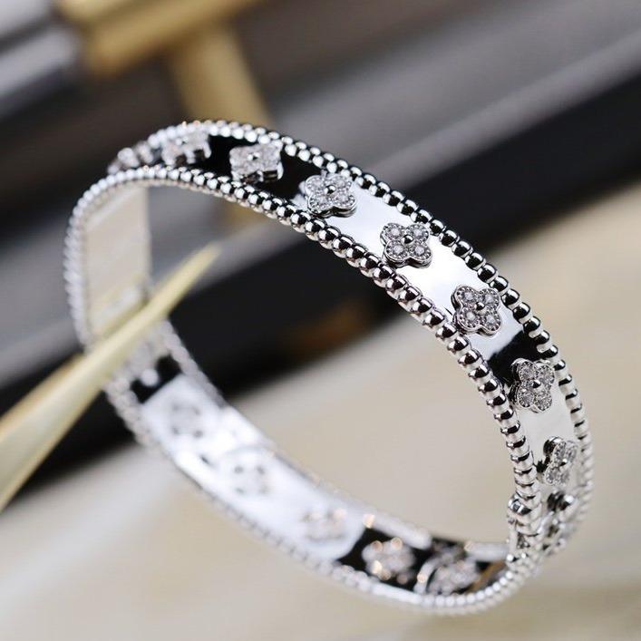 [Elara jewelsry ]CLOVER BRACELET 8MM DIAMONDS