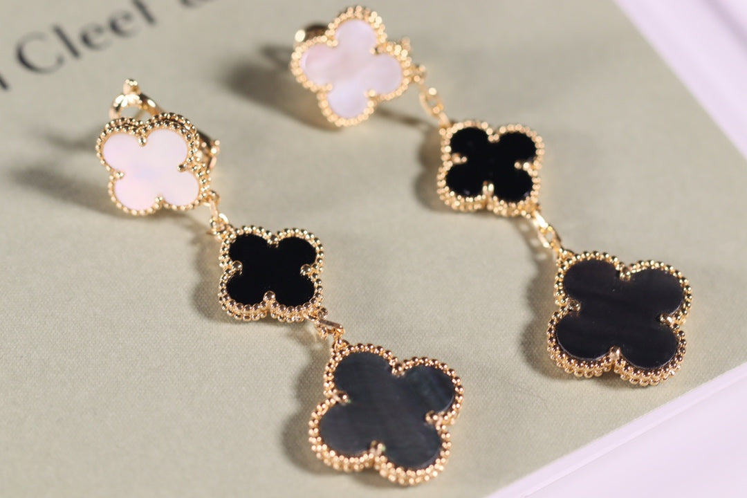 [Elara jewelsry ]CLOVER EARRINGS GOLD ONYX MOP 3 MOTIF