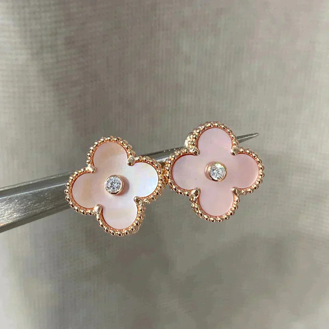 [Elara jewelsry ]CLOVER MEDIUM 1 MOTIFS  PINK MOP DIAMOND EARRINGS