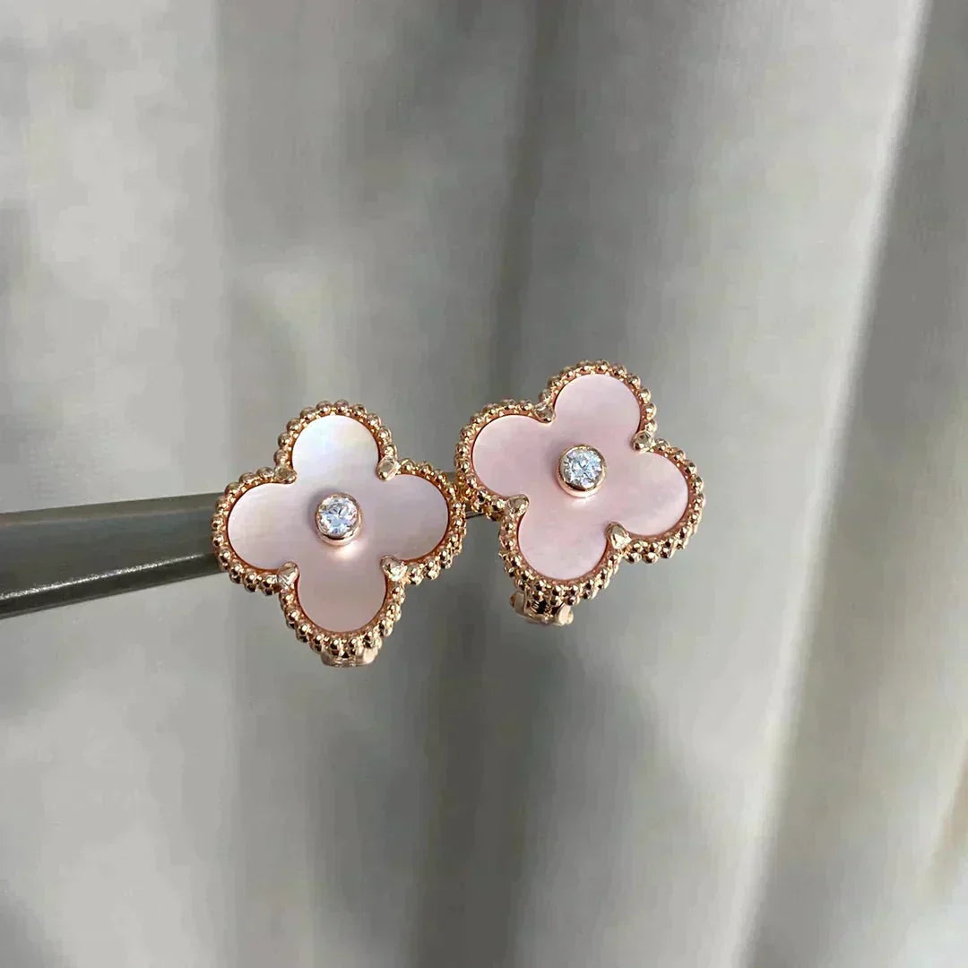 [Elara jewelsry ]CLOVER MEDIUM 1 MOTIFS  PINK MOP DIAMOND EARRINGS