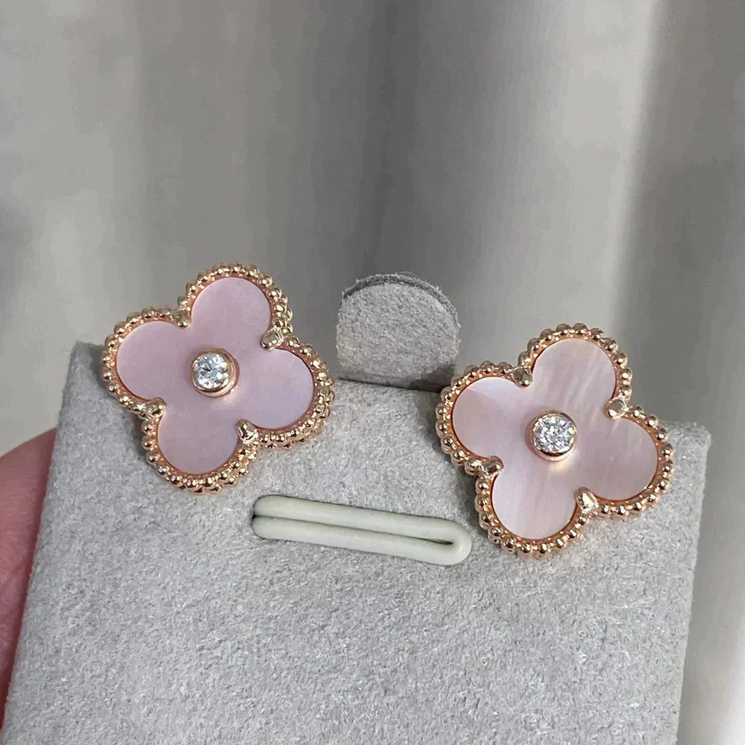 [Elara jewelsry ]CLOVER MEDIUM 1 MOTIFS  PINK MOP DIAMOND EARRINGS