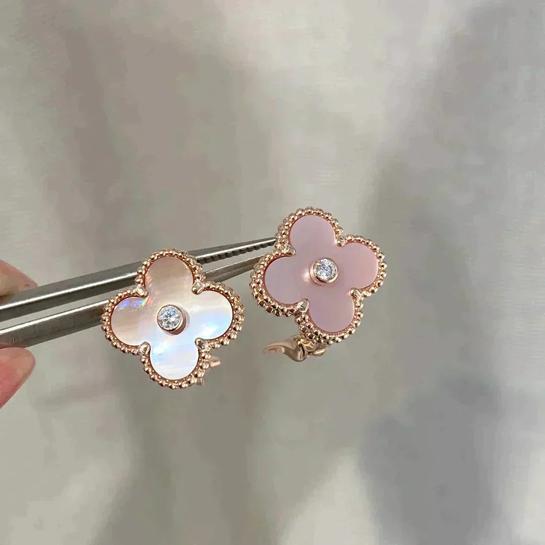 [Elara jewelsry ]CLOVER MEDIUM 1 MOTIFS  PINK MOP DIAMOND EARRINGS