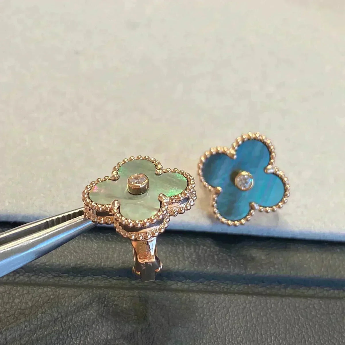 [Elara jewelsry ]CLOVER MEDIUM 1 MOTIFS GRAY MOP  DIAMOND EARRINGS
