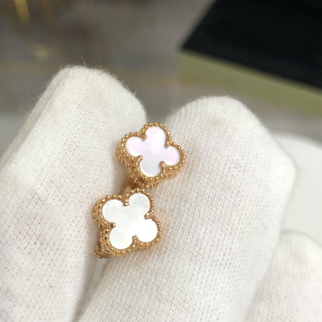 [Elara jewelsry ]CLOVER MINI GOLD EARRINGS