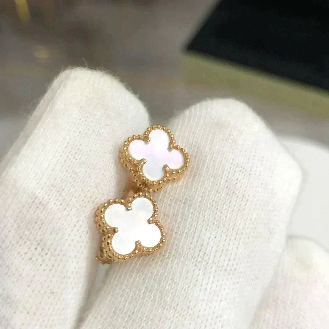 [Elara jewelsry ]CLOVER MINI 9.5MM WHITE MOP EARRINGS