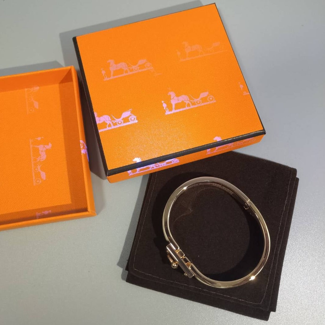 [Elara jewelsry ]H GREY BRACELET