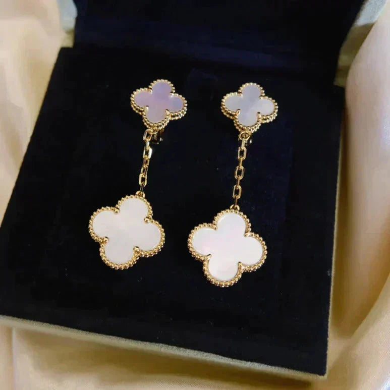 [Elara jewelsry ]CLOVER 2 MOTIF WHITE MOP EARRINGS