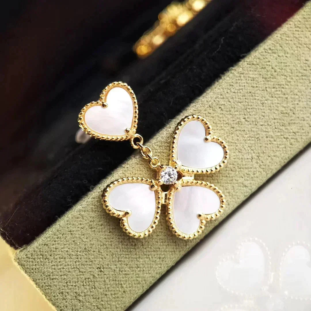 [Elara jewelsry ]CLOVER SWEET WHITE MOP EARRINGS