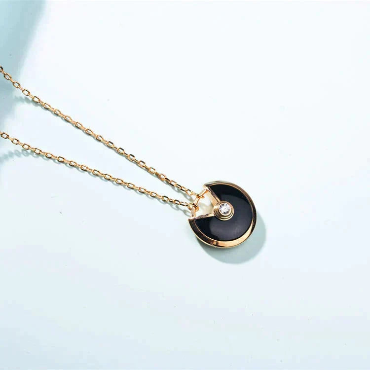 [Elara jewelsry ]AMULETTE GOLD CARNELIAN ONYX NECKLACE