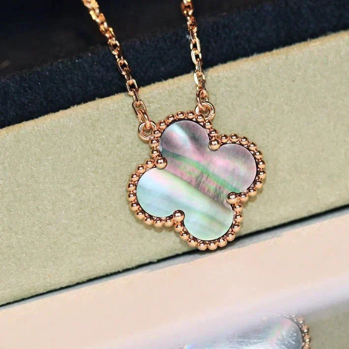 [Elara jewelsry ]CLOVER 15MM  GRAY MOTHER OF PEARL NECKLACE