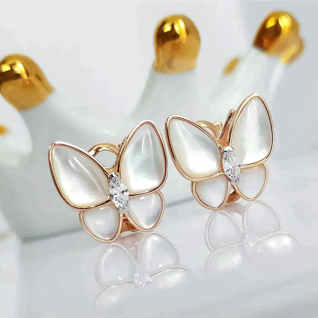 [Elara jewelsry ]BUTTERFLY MOP DIAMOND EARRINGS