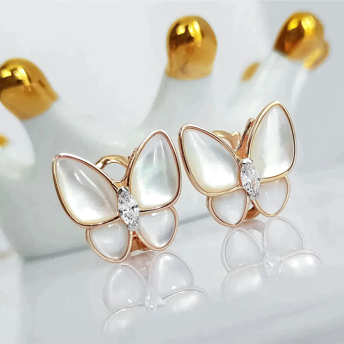 [Elara jewelsry ]BUTTERFLY MOP DIAMOND EARRINGS