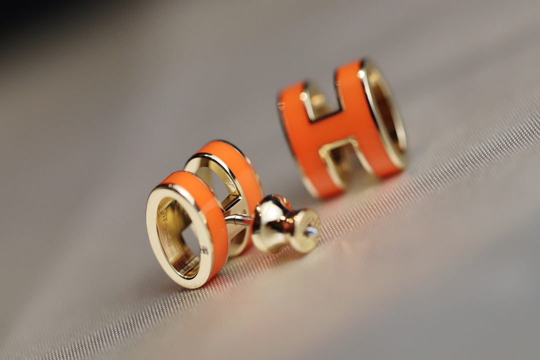 [Elara jewelsry ]MINI POP H EARRINGS ORANGE