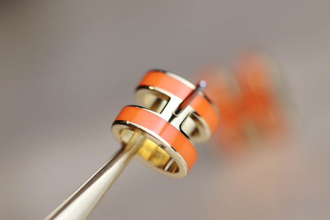 [Elara jewelsry ]MINI POP H EARRINGS ORANGE