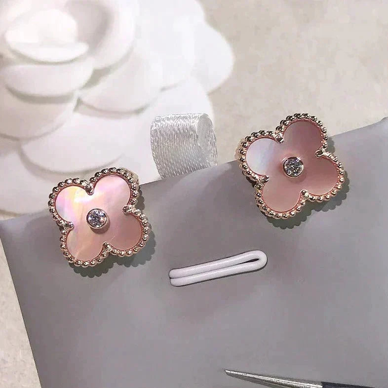 [Elara jewelsry ]CLOVER MEDIUM 1 MOTIFS  PINK MOP DIAMOND EARRINGS