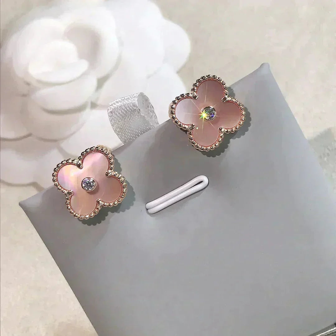 [Elara jewelsry ]CLOVER MEDIUM 1 MOTIFS  PINK MOP DIAMOND EARRINGS