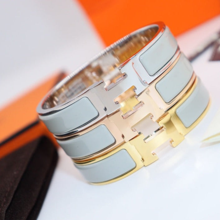 [Elara jewelsry ]H LIGHT BLUE BRACELET