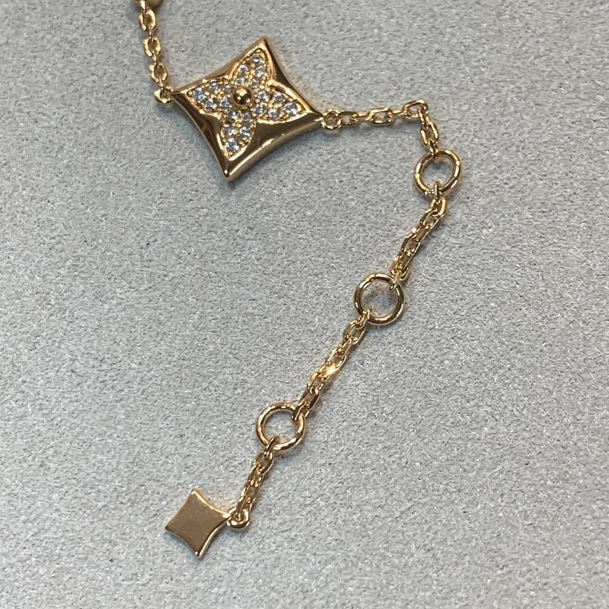 [Elara jewelsry ]STAR AND SUN 4 MOTIFS GOLD DIAMONDS BRACELET
