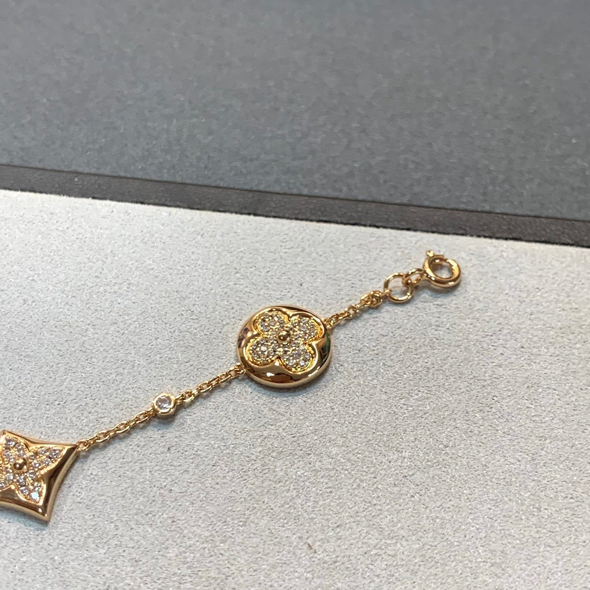 [Elara jewelsry ]STAR AND SUN 4 MOTIFS GOLD DIAMONDS BRACELET