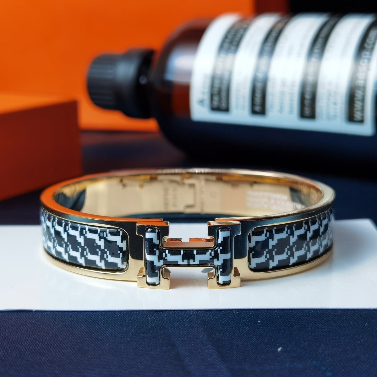 [Elara jewelsry ]H HORSE BRACELET 12MM