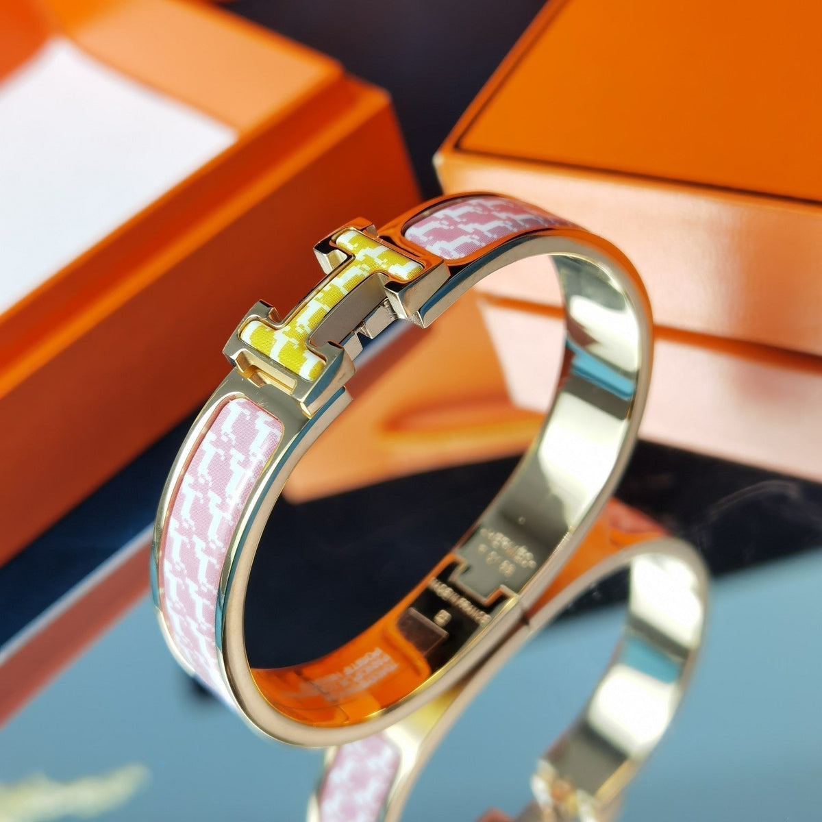 [Elara jewelsry ]H HORSE BRACELET 12MM