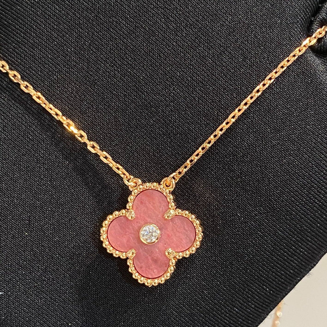 [Elara jewelsry ]CLOVER 15MM DIAMOND RHODONITE NECKLACE