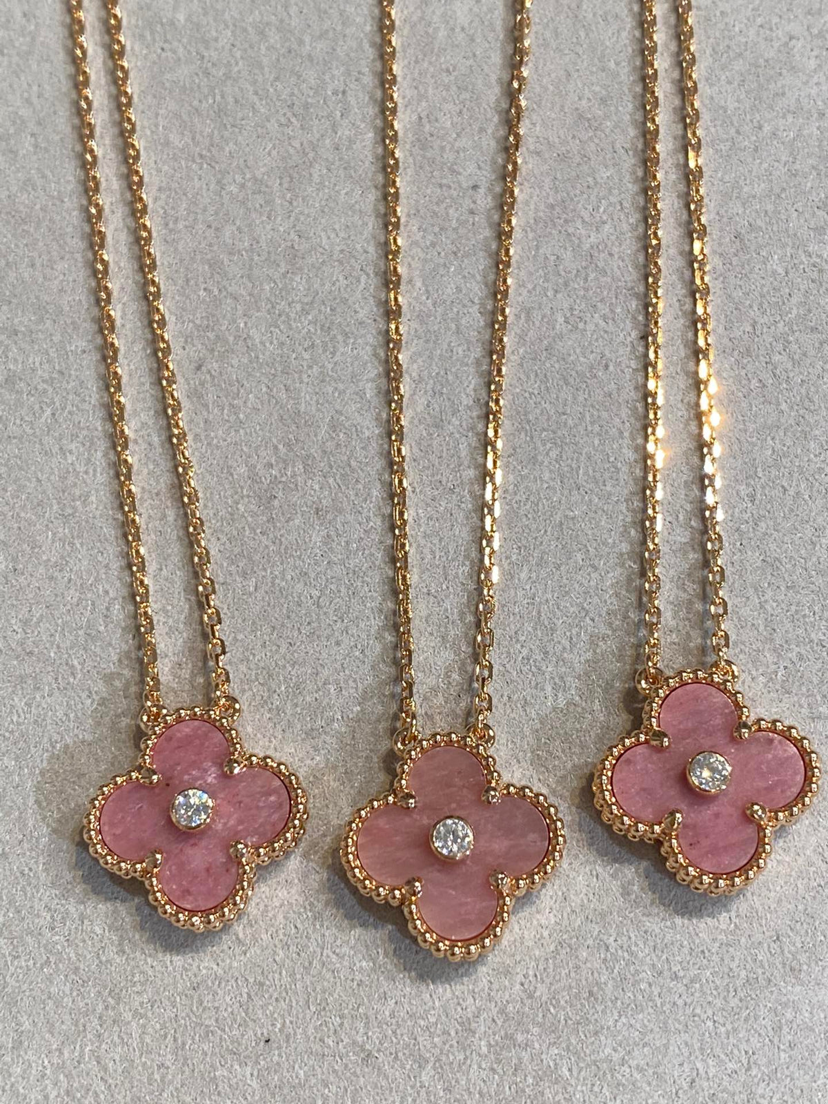 [Elara jewelsry ]CLOVER 15MM DIAMOND RHODONITE NECKLACE