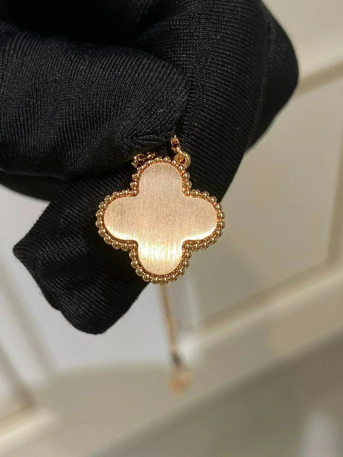 [Elara jewelsry ]CLOVER 15MM DIAMOND RHODONITE NECKLACE