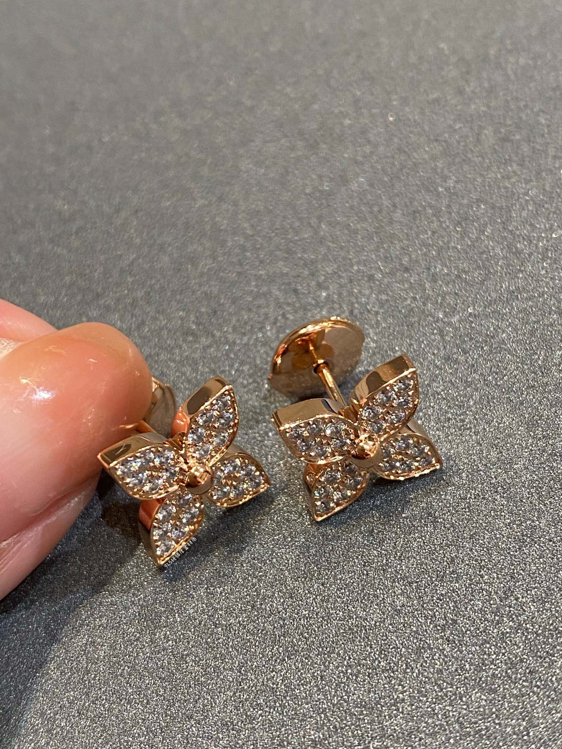 [Elara jewelsry ]STAR DIAMOND EARRINGS