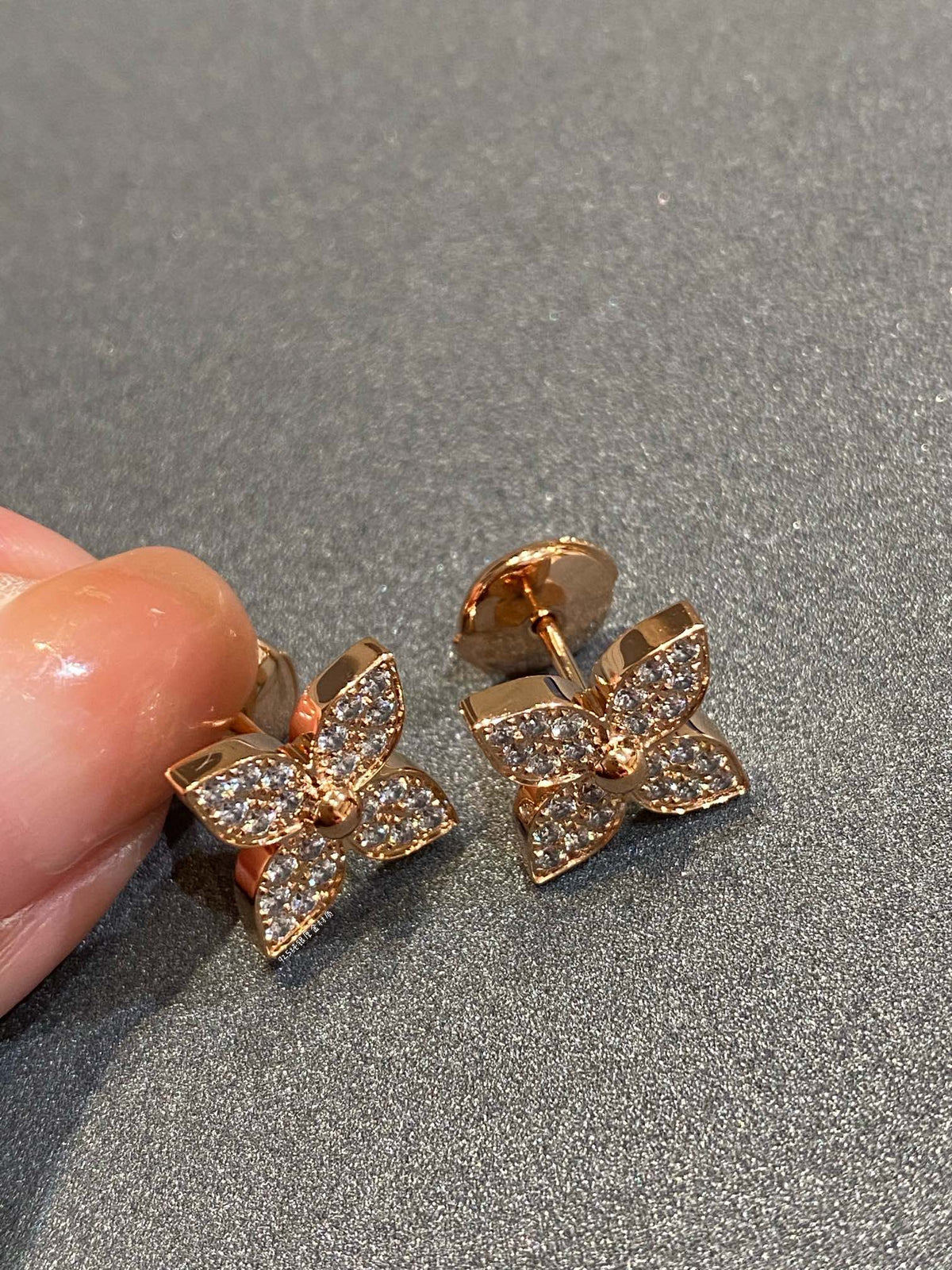 [Elara jewelsry ]STAR DIAMOND EARRINGS
