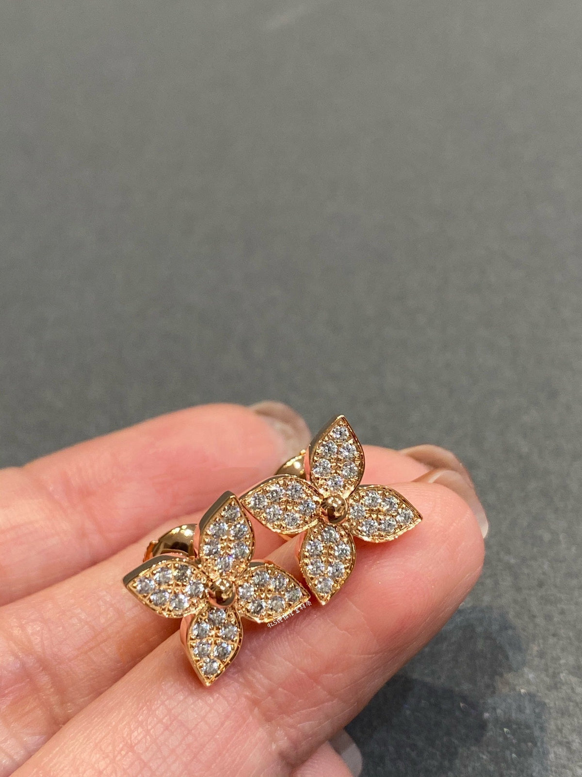 [Elara jewelsry ]STAR DIAMOND EARRINGS