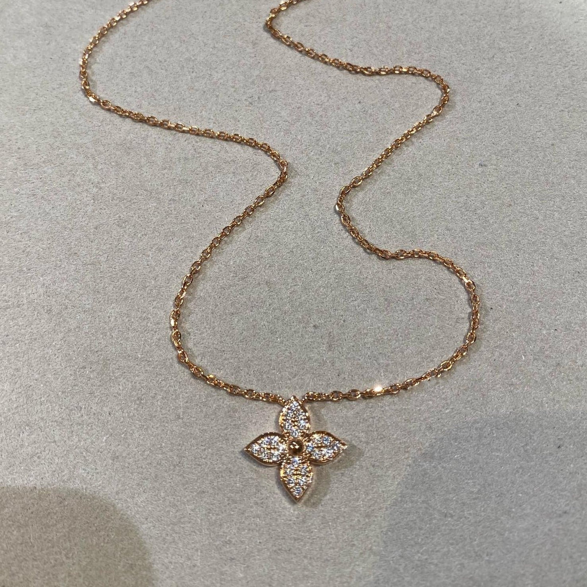 [Elara jewelsry ]STAR DIAMOND NECKALCE