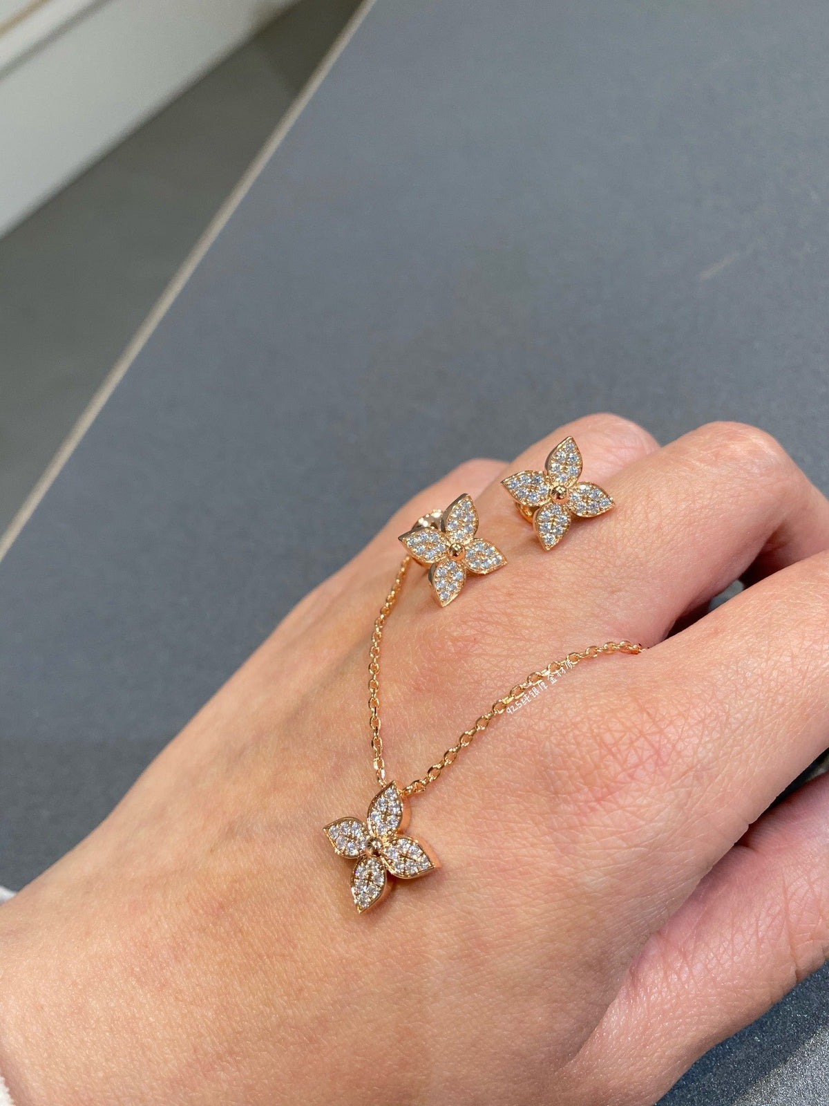 [Elara jewelsry ]STAR DIAMOND NECKALCE