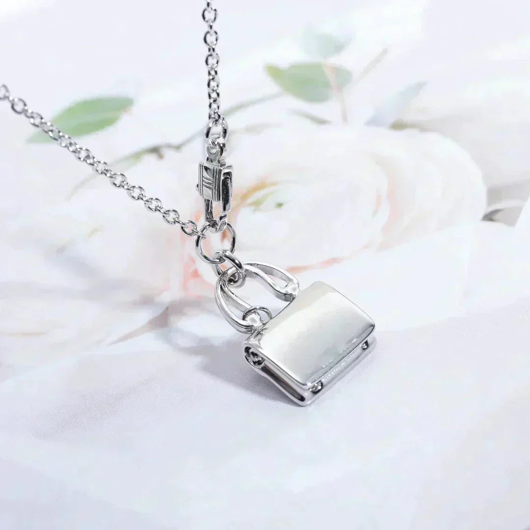 [Elara jewelsry ]AMULETTE PEDANT SILVER NECKLACE