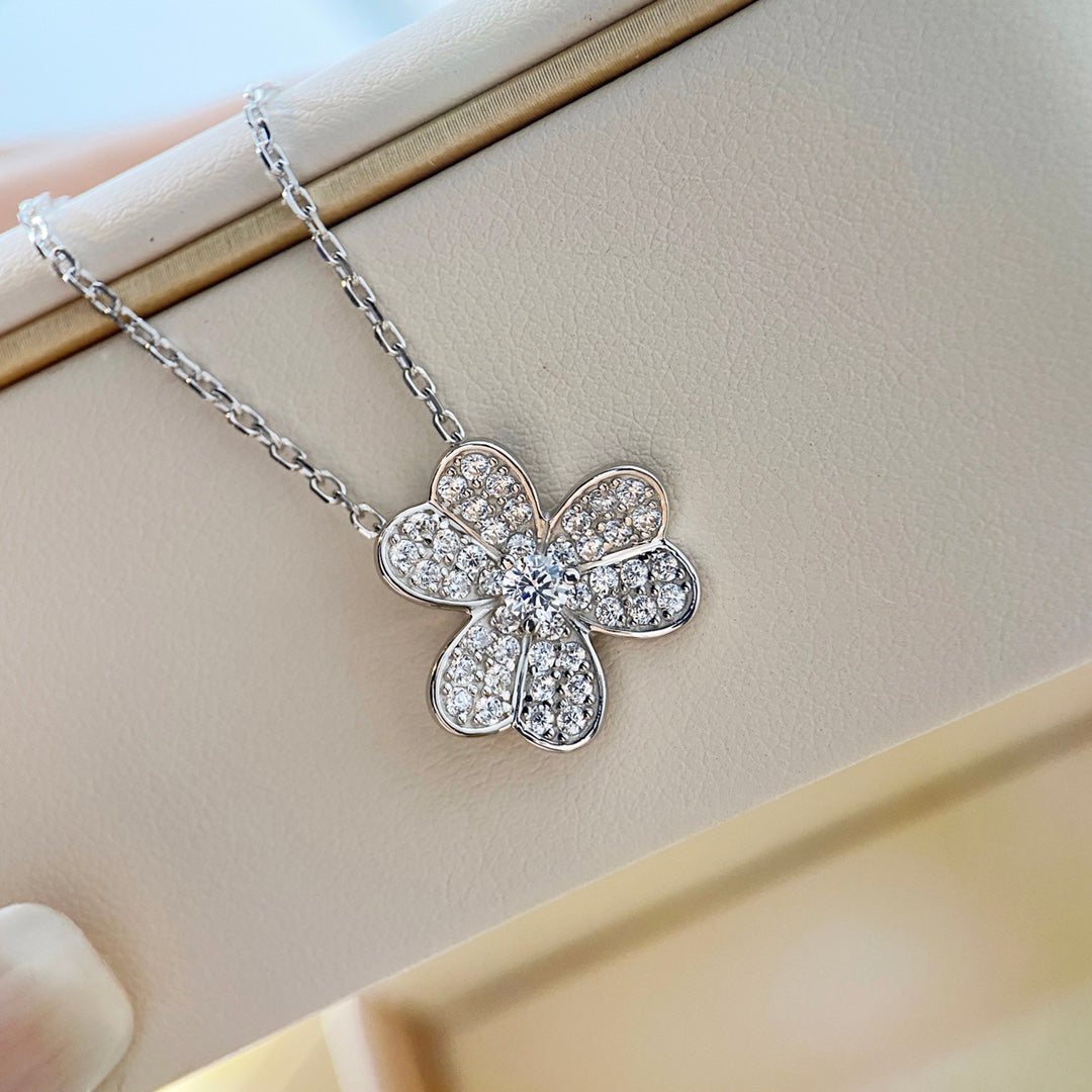 [Elara jewelsry ]CLOVER DIAMOND NECKLACE SILVER