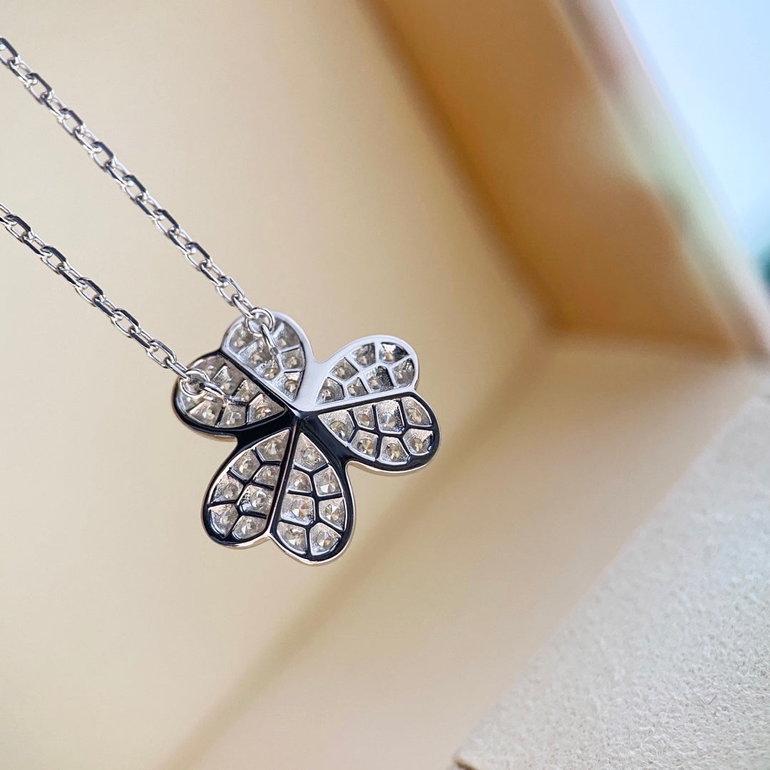 [Elara jewelsry ]CLOVER DIAMOND NECKLACE SILVER