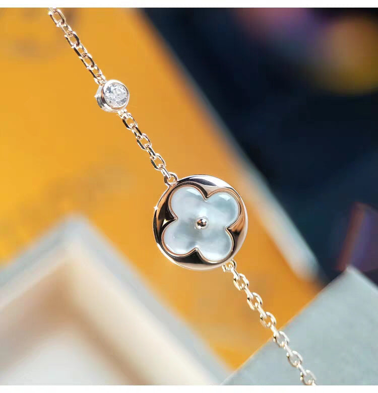 [Elara jewelsry ]SUN MOP GOLD 1 DIAMOND NECKLACE