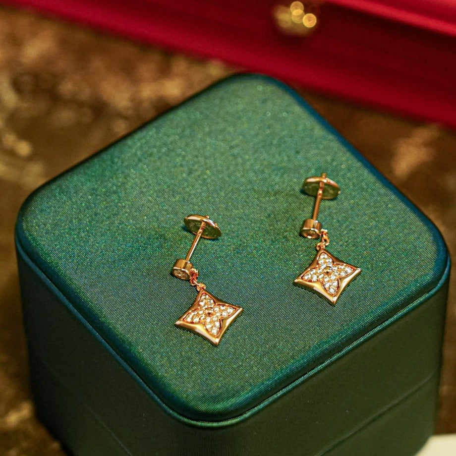 [Elara jewelsry ]STAR DIAMONDS EARRINGS GOLD