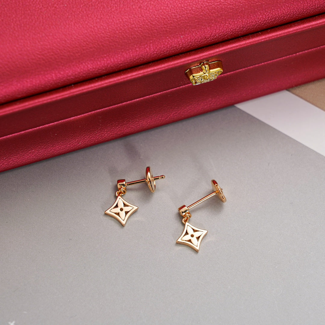 [Elara jewelsry ]STAR EARRINGS GOLD