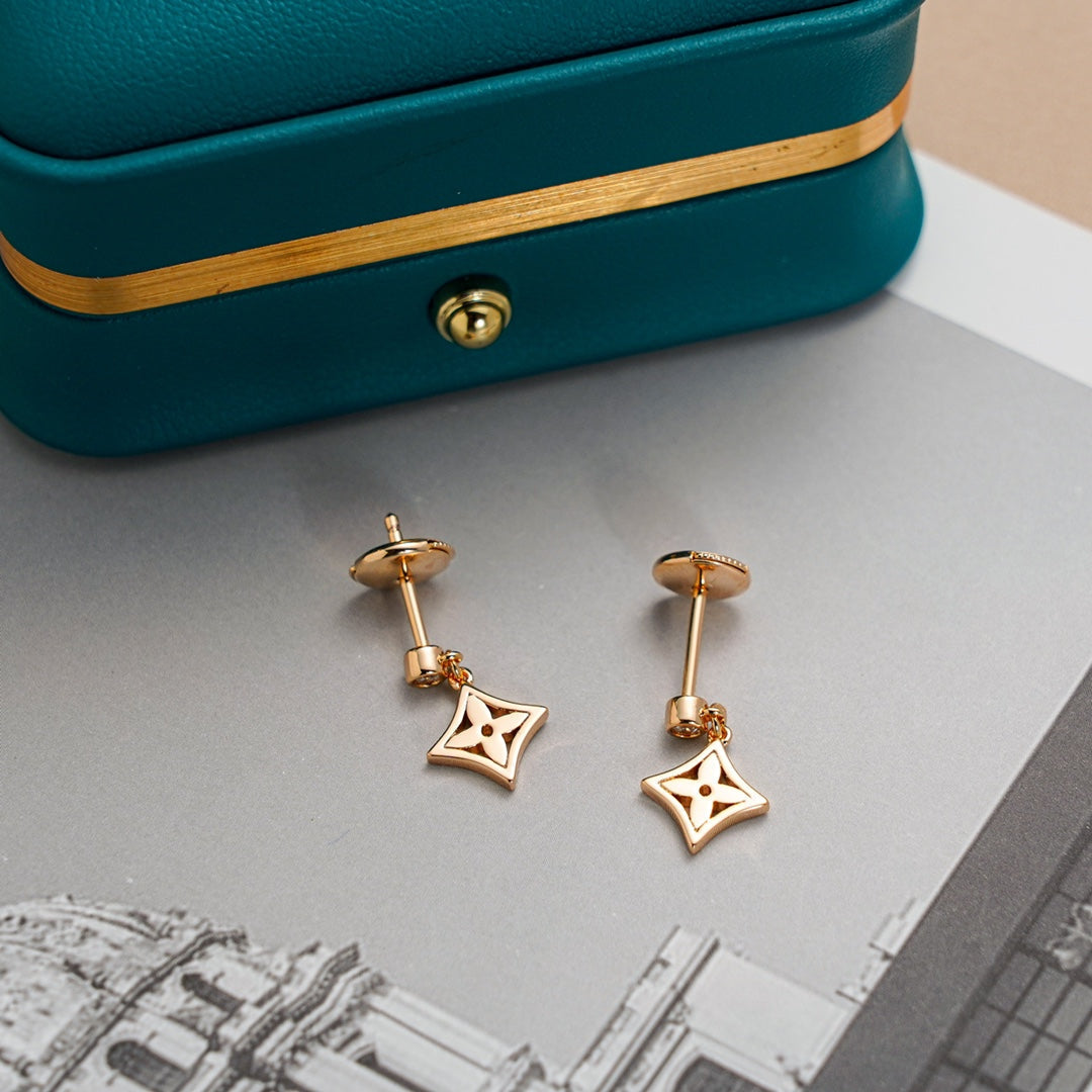 [Elara jewelsry ]STAR EARRINGS GOLD