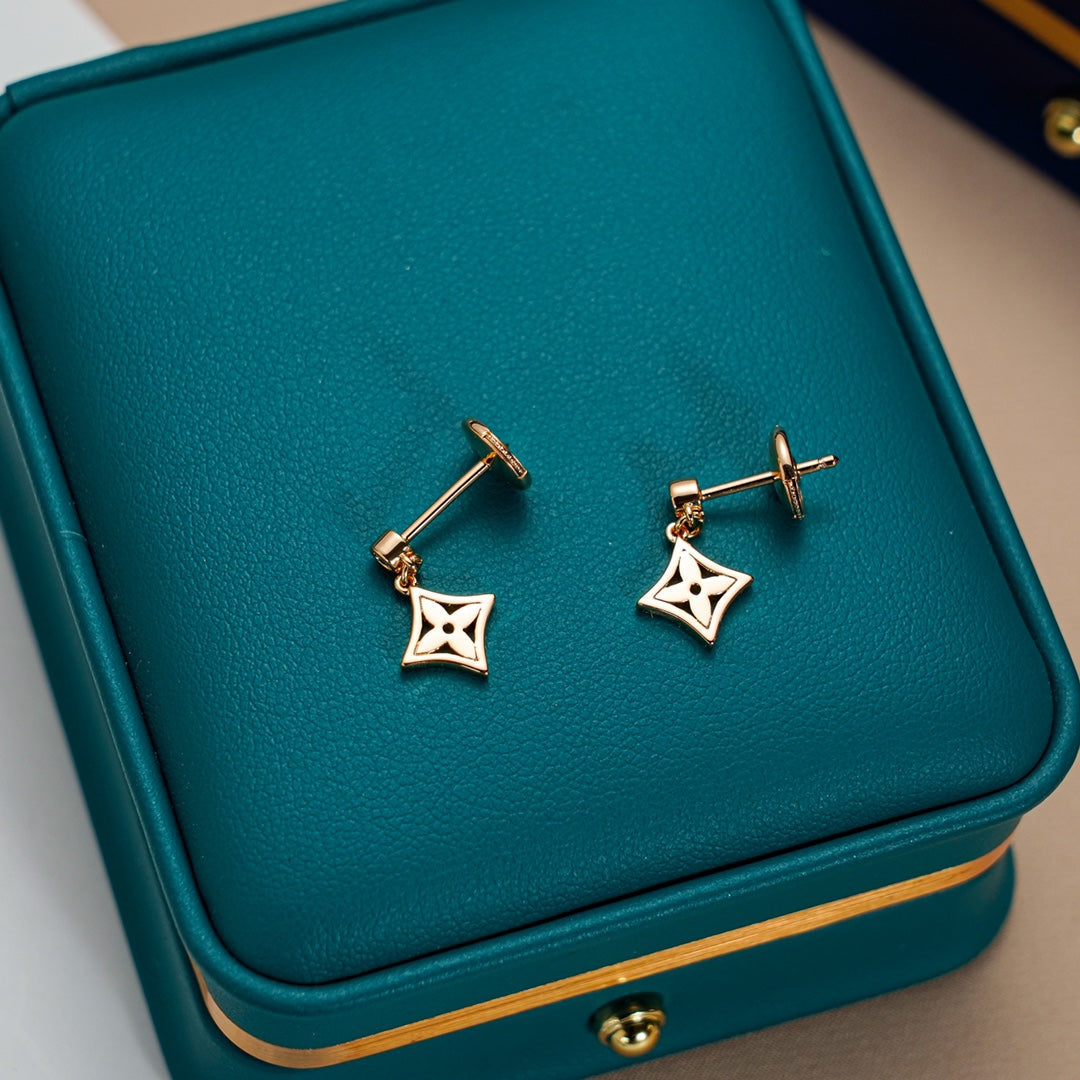 [Elara jewelsry ]STAR EARRINGS GOLD