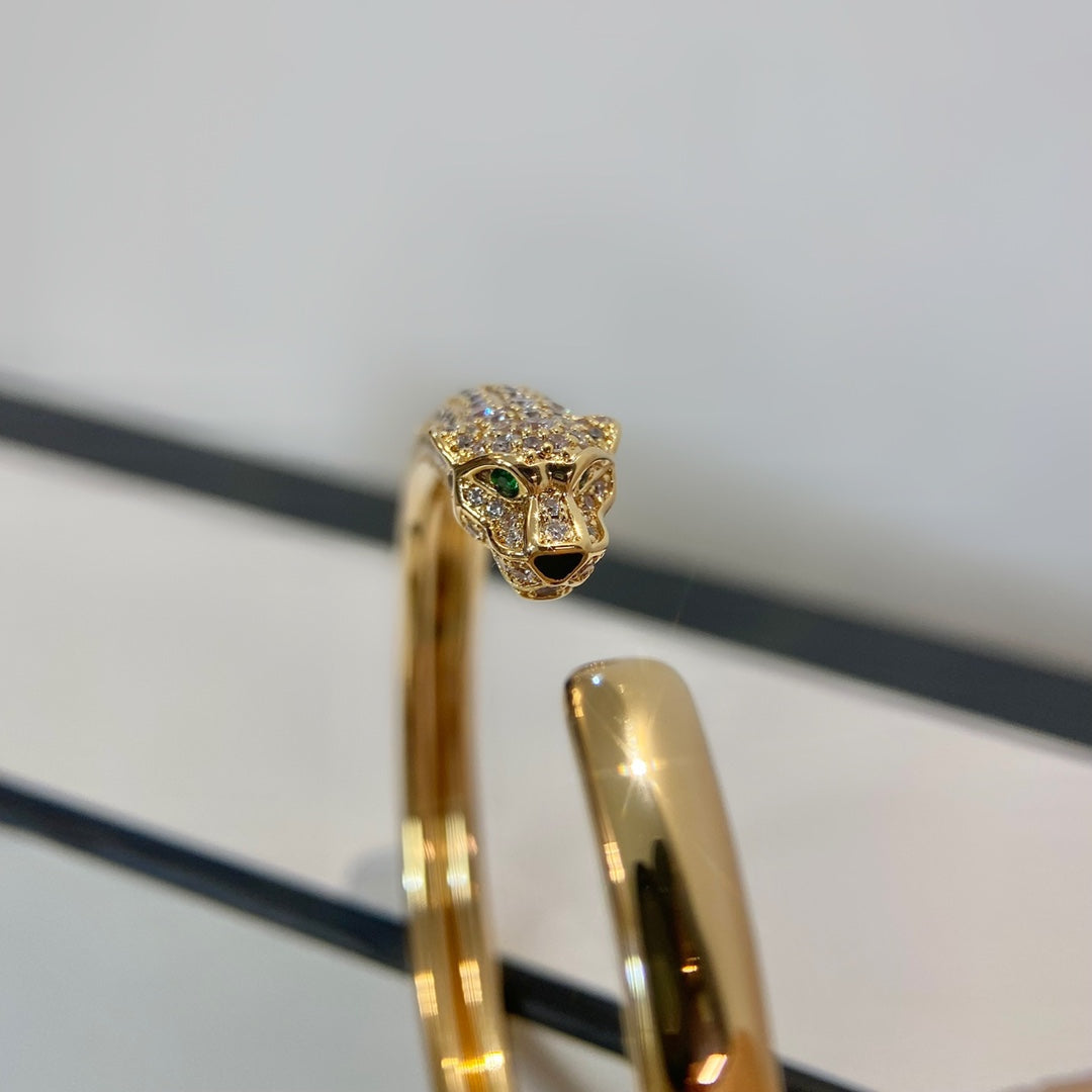 [Elara jewelsry ]PANTHERE GOLD DIAMOND OPEN BRACELET