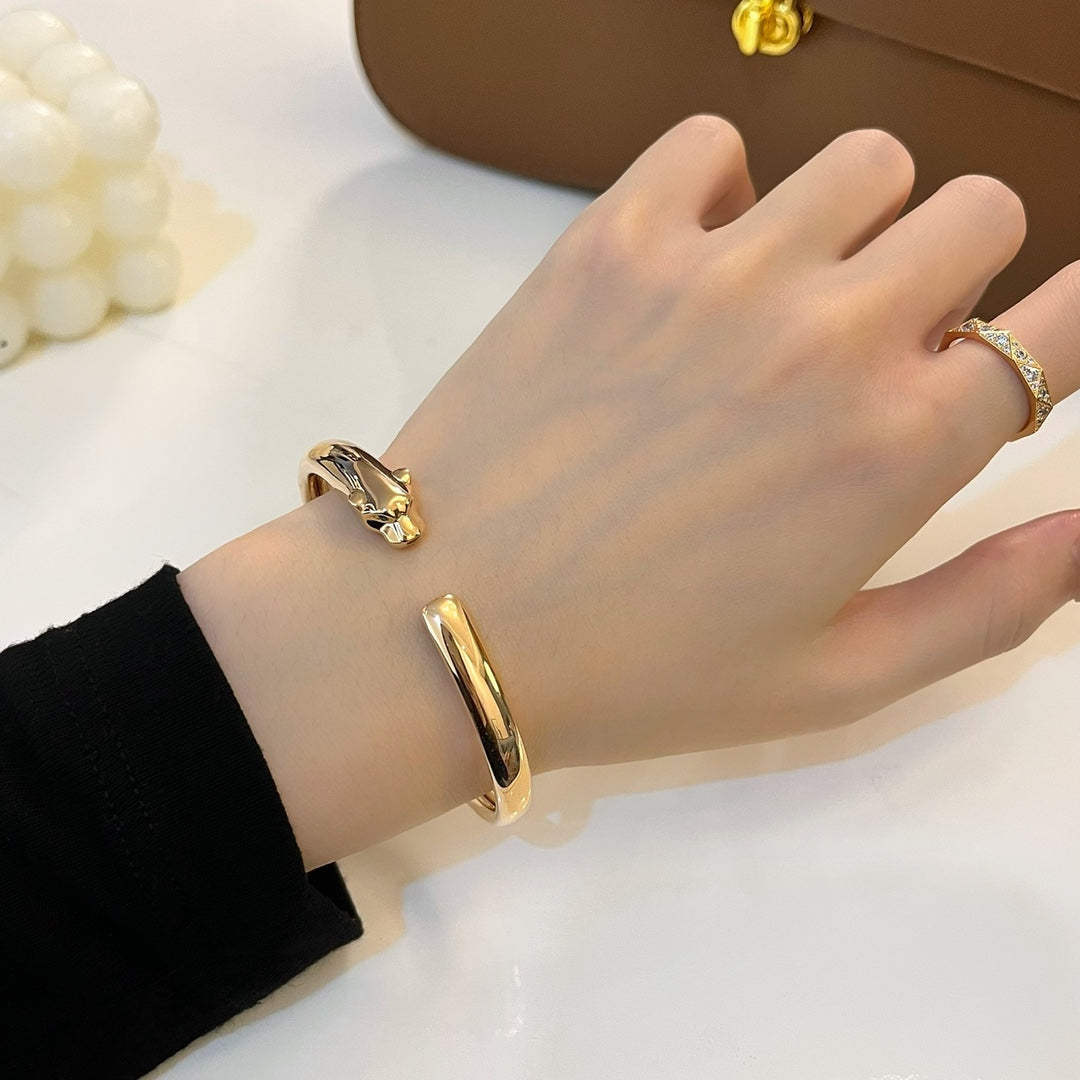 [Elara jewelsry ]PANTHERE GOLD OPEN BRACELET