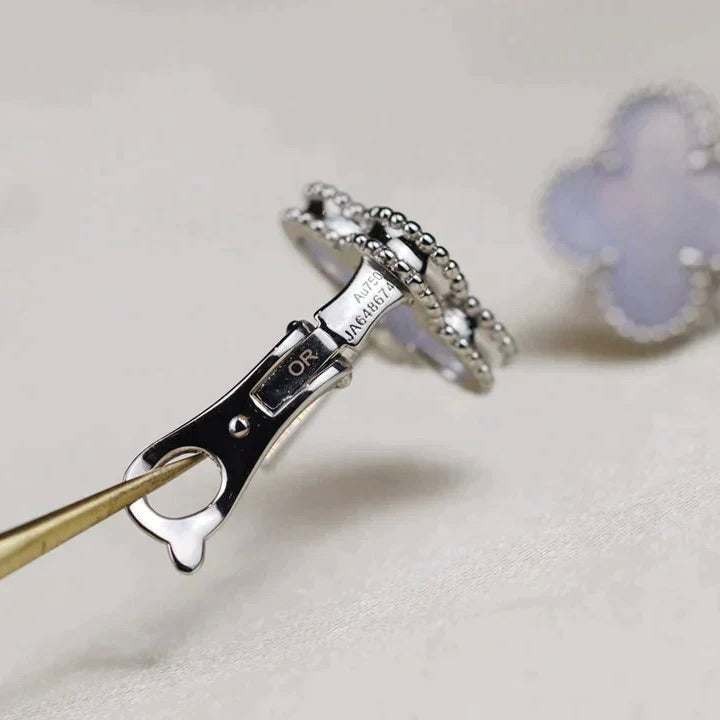 [Elara jewelsry ]CLOVER MEDIUM 1 MOTIFS  WHITE MOP EARRINGS SILVER